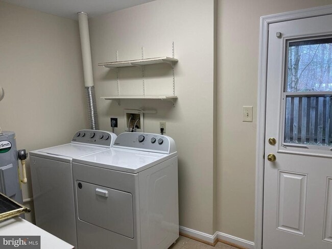 Building Photo - 1619 Howard Chapel Ct