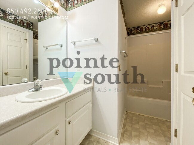 Building Photo - 5917 N Bay Point Dr