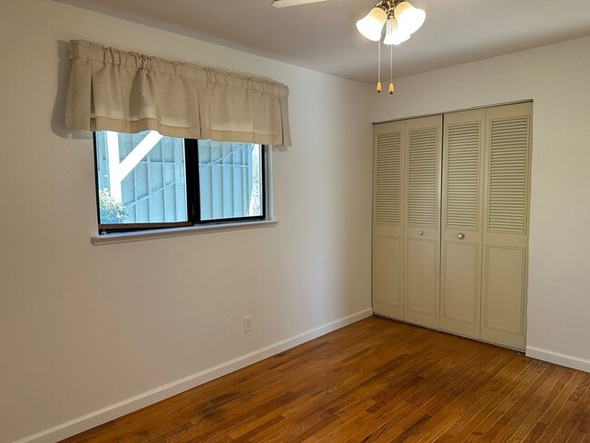 Building Photo - New listing! Beautifully maintained home in convenient location