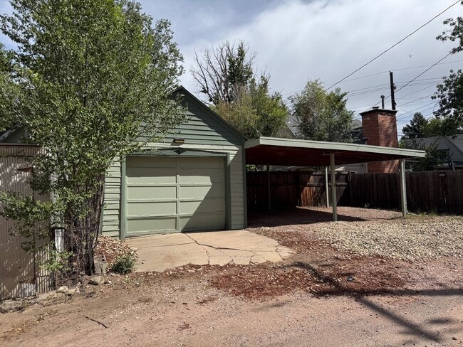 Building Photo - 935 W Pikes Peak Ave