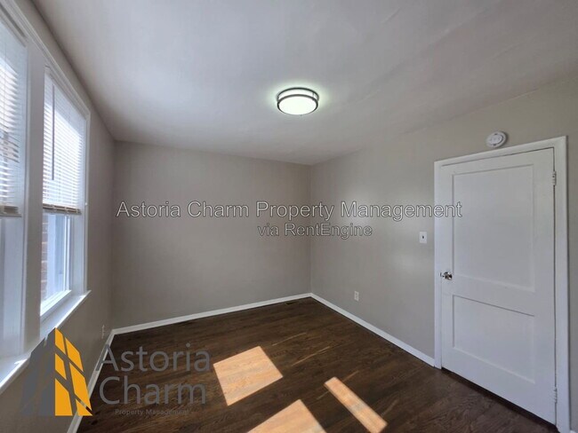 Building Photo - 1418 N Dukeland St