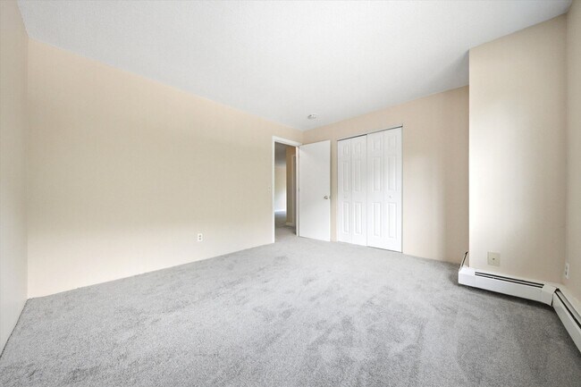 Building Photo - 379 Huse Rd