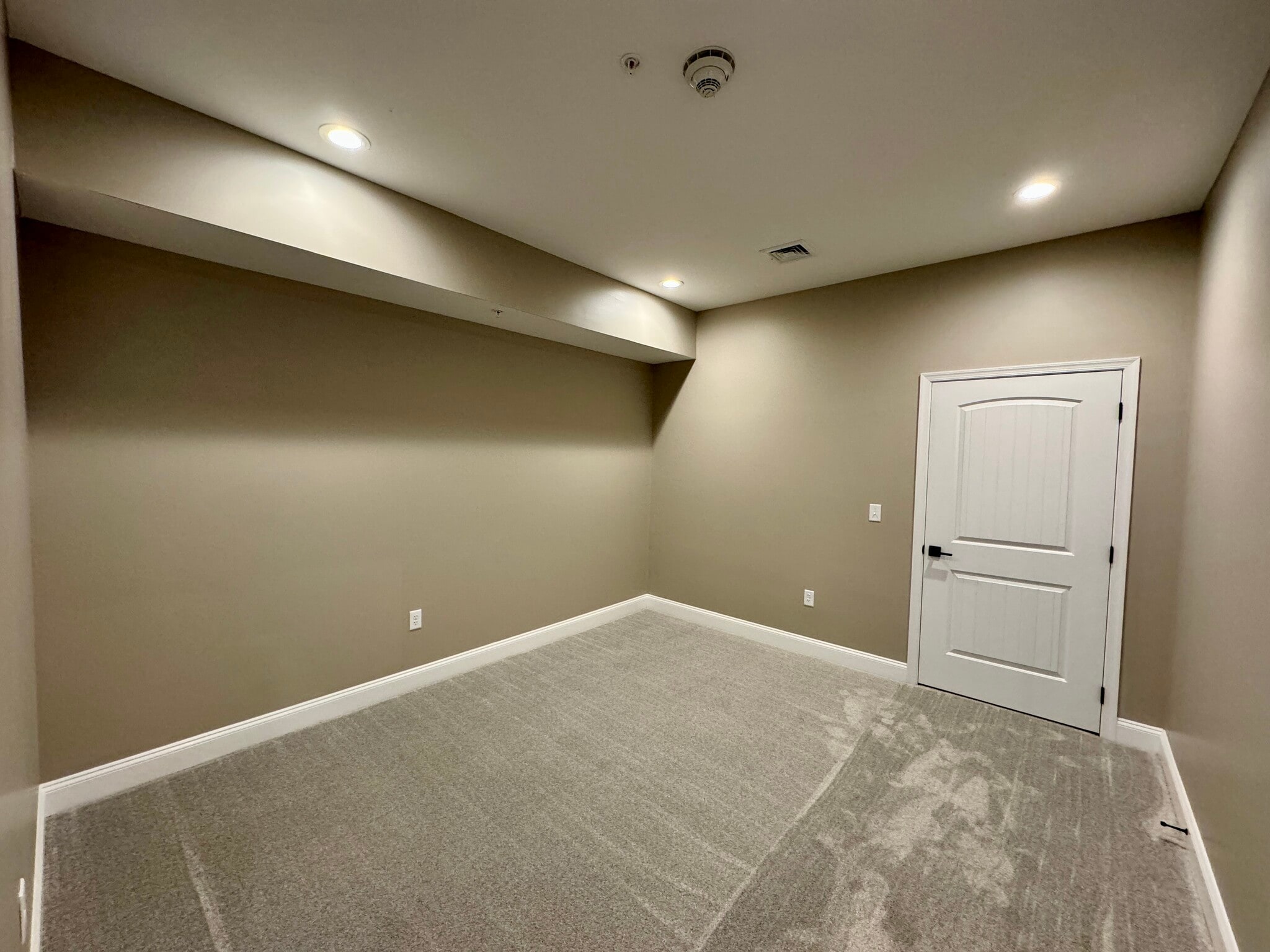 Building Photo - 116 S Main St