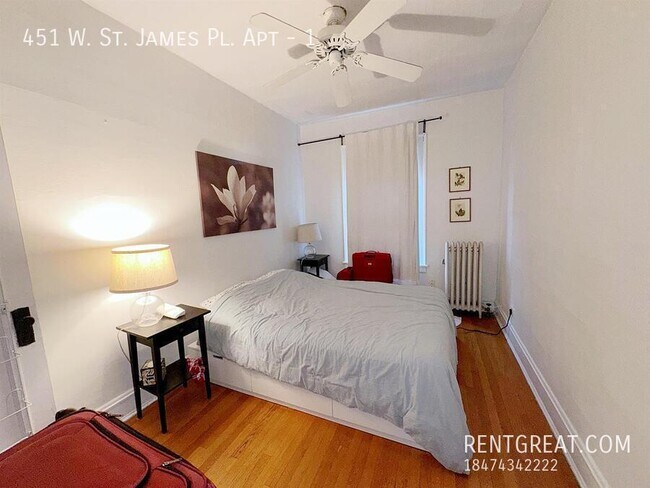Building Photo - 451 W St James Pl