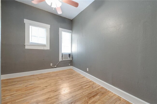 Building Photo - 106 S Ave A