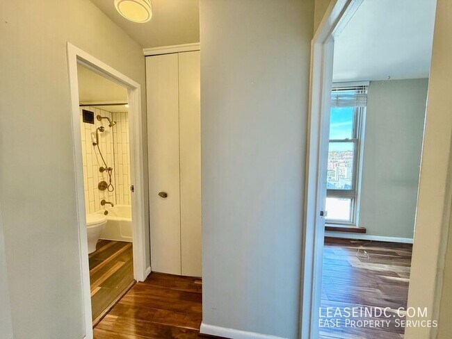 Building Photo - 1260 21st St NW