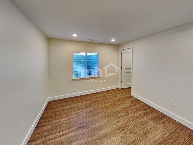 Building Photo - 4383 N Morgan Way