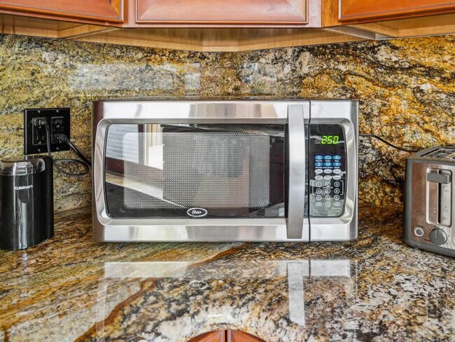 Building Photo - 751 Toyon Dr