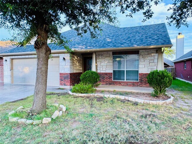 Building Photo - 2512 Ericanna Ln