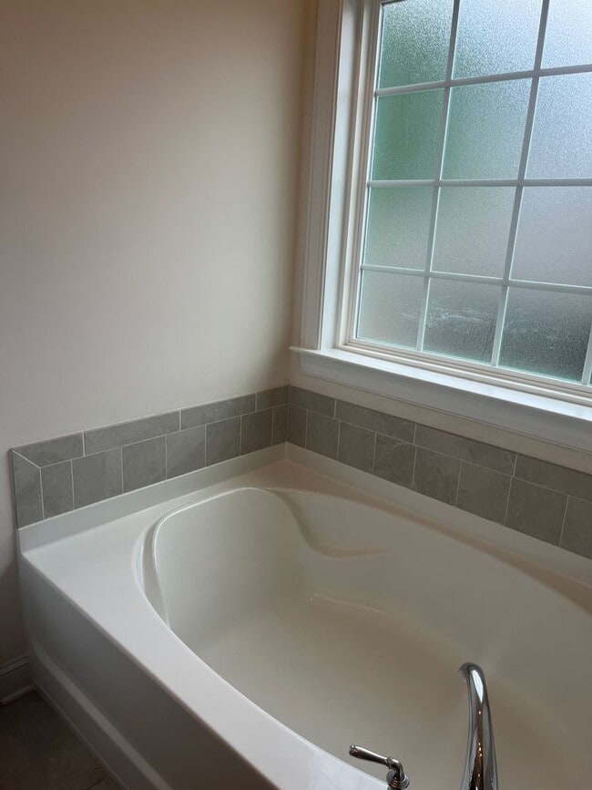 Building Photo - Brick Townhome in Walkertown NC