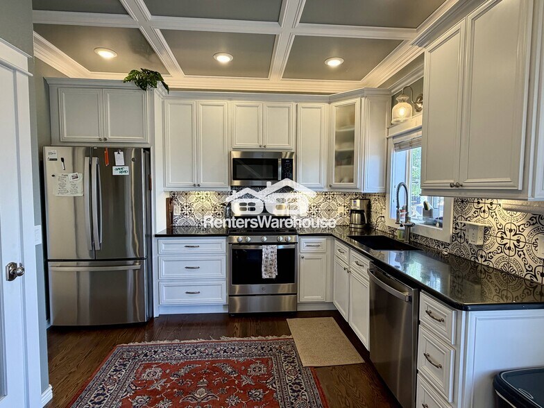 Building Photo - 11260 Jersey Way