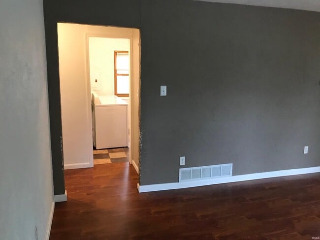 Building Photo - 600 W Cherokee Dr