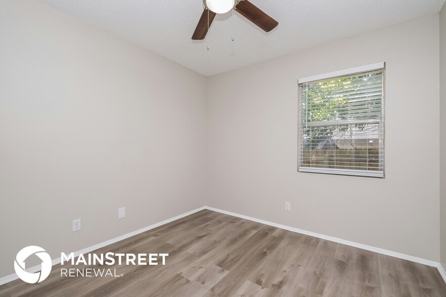 Building Photo - 425 S Disston Ave