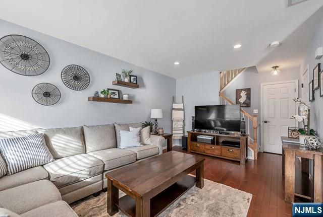 Building Photo - 1099 Coventry Way