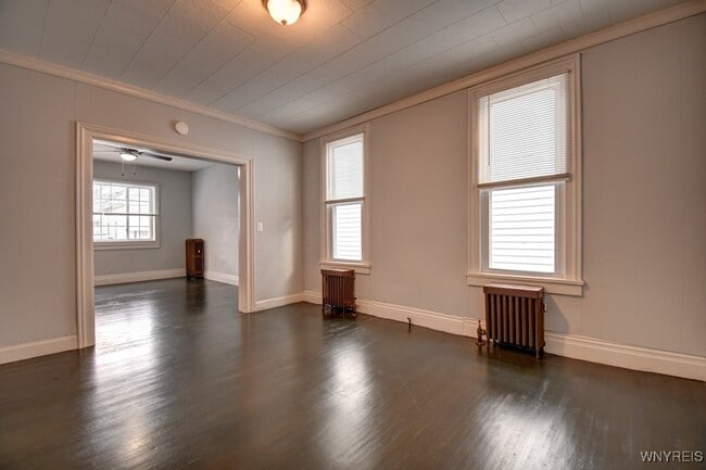 Building Photo - 36 19th St