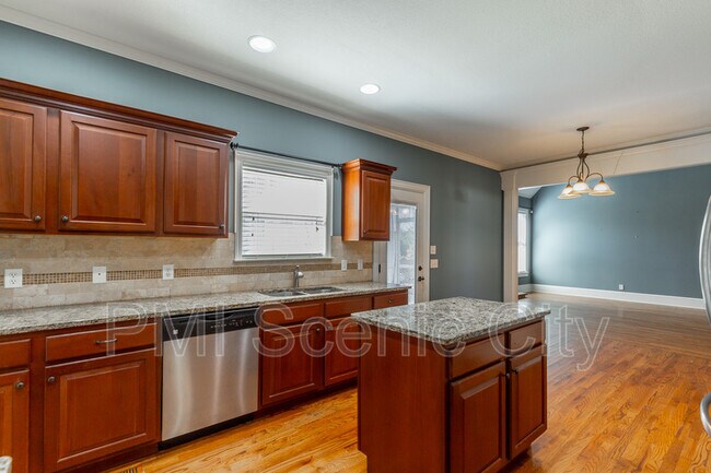 Building Photo - 8802 Mckenzie Farm Dr