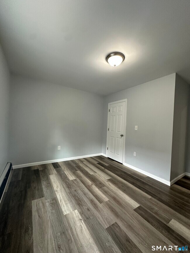 Building Photo - 178 Martin St
