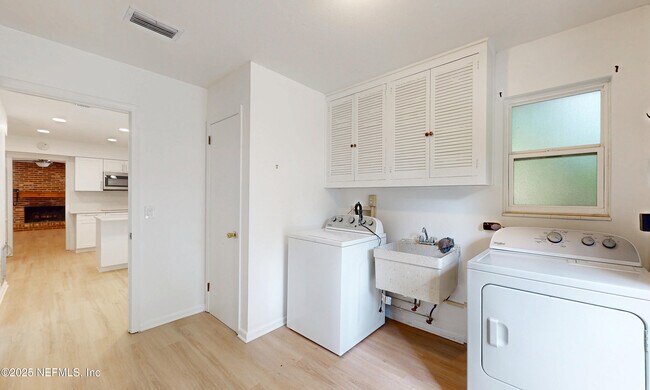 Building Photo - 3812 Buckskin Trail E