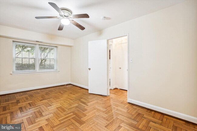 Building Photo - 1320 Fort Myer Dr