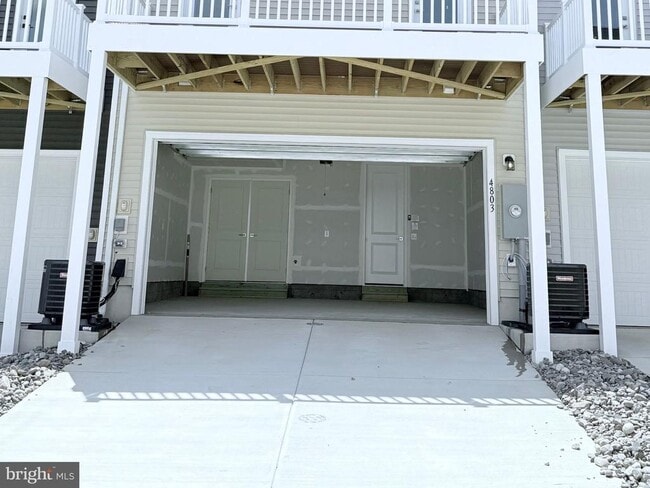 Building Photo - 4803 Jackson Vlg Pkwy