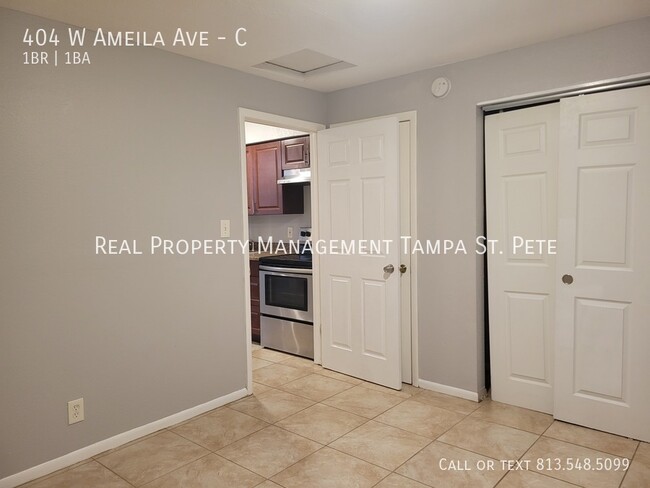 Building Photo - 404 W Amelia Ave