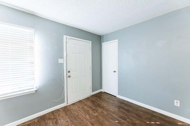 Building Photo - 5426 25th St