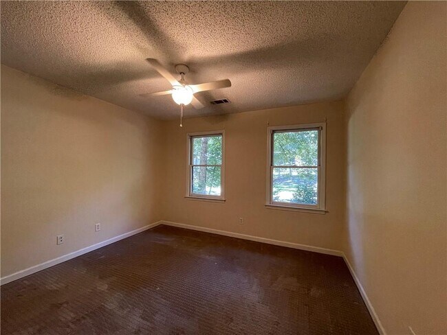 Building Photo - 3943 Everett Ct
