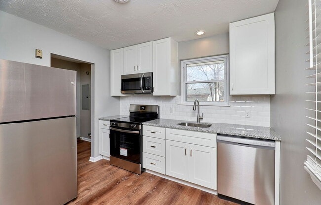 Building Photo - 3335 Boca Raton Dr