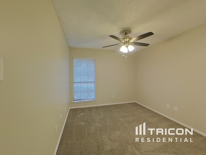 Building Photo - 3910 Lillie St