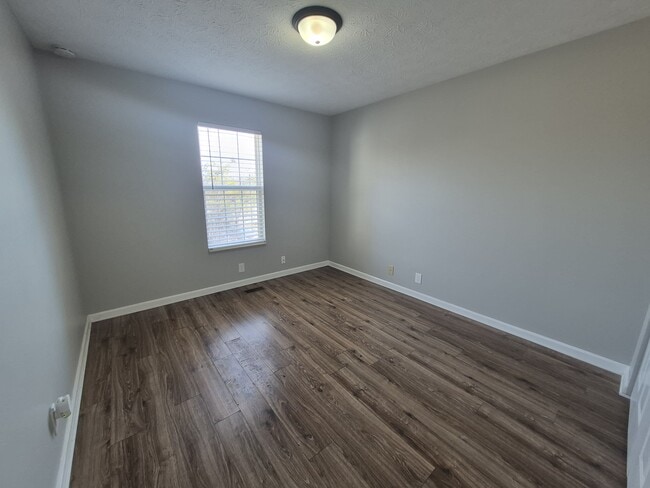 Building Photo - 307 Chiswick Ct