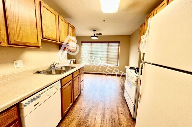 Building Photo - 796 Castle Valley Blvd