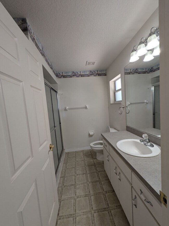Building Photo - Lovely 3/2/2 Citrus Springs home with Hot Tub