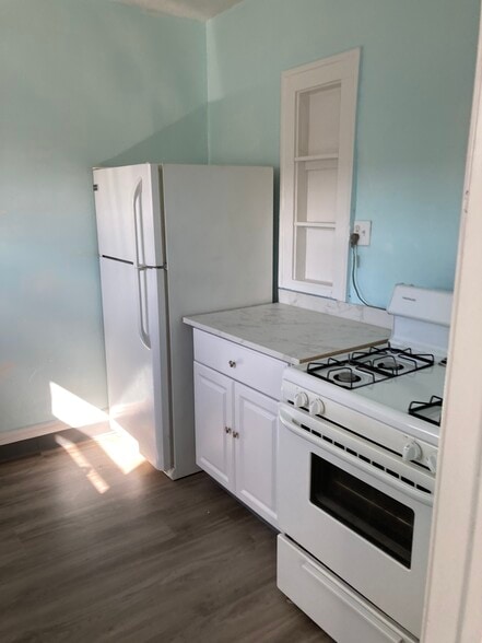 Kitchen - 3821 Wayne Ave