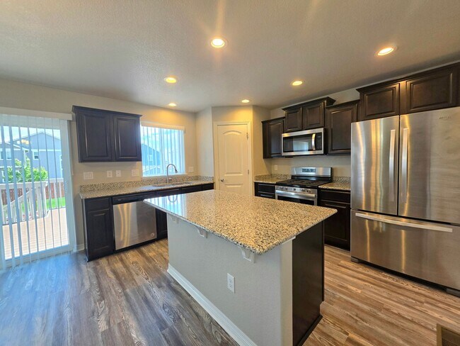 Building Photo - Beautiful 4 Bedroom Home in Peyton