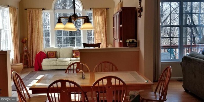 Building Photo - 205 Dangina Dr