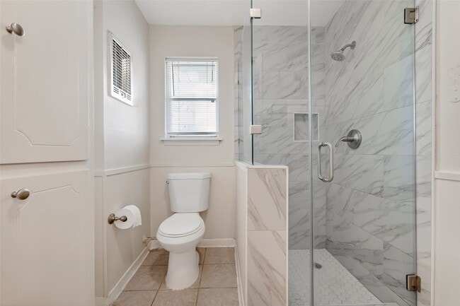 Building Photo - 2319 Blue Willow Dr