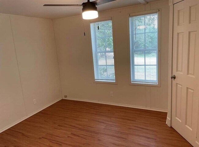 Building Photo - 23081 Nameless Rd