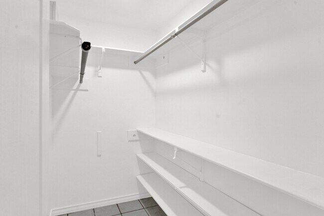 Building Photo - 3 Bed 3 Bath Home in the Laredo's Northside Primavera Subdivision! Available Now!