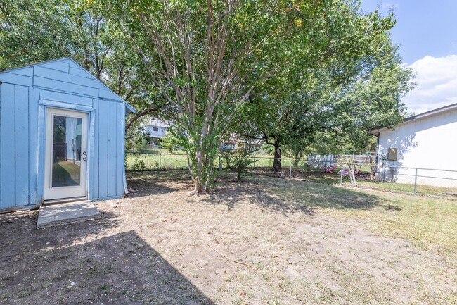 Building Photo - 12811 Huntsman Lake Dr