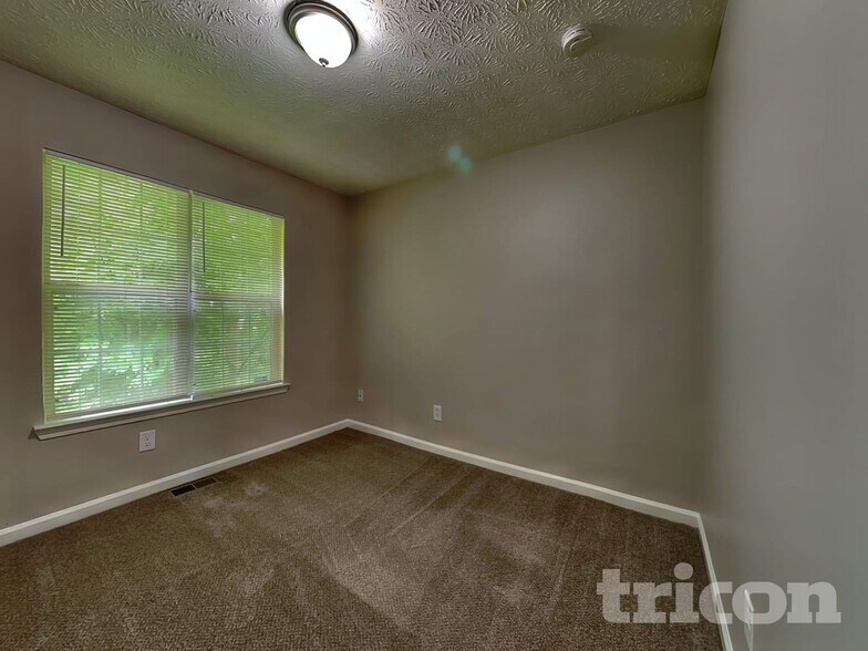 Building Photo - 1330 Ling Dr