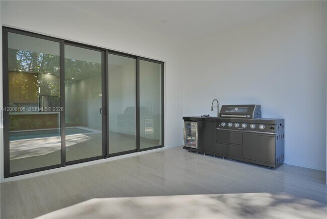 Building Photo - 5116 NW 3rd Ave