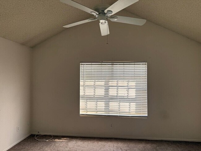 Building Photo - 5704 E Aire Libre Ave