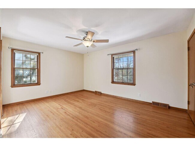 Building Photo - 5207 Doncaster Way