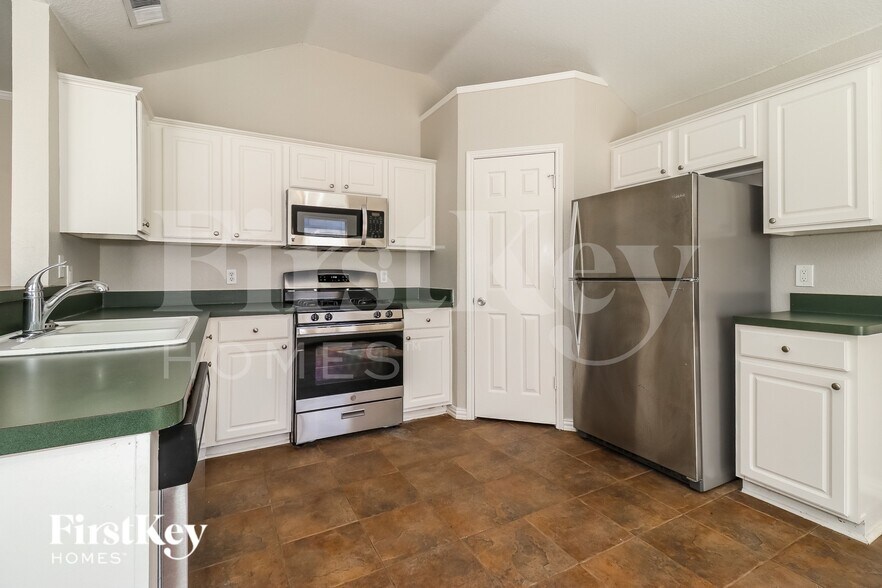 Building Photo - 614 Jamie Ln