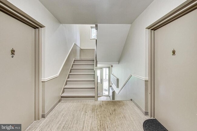 Building Photo - 10501 Montrose Ave