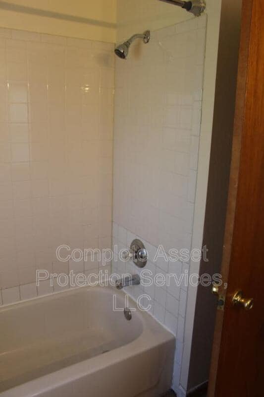 Building Photo - 3010 Bender St