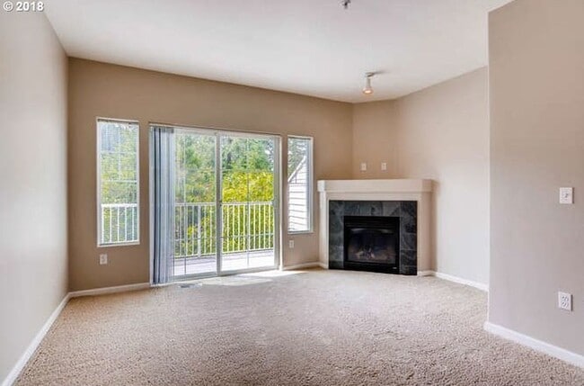 Building Photo - Beautiful Townhome Available in the Progre...
