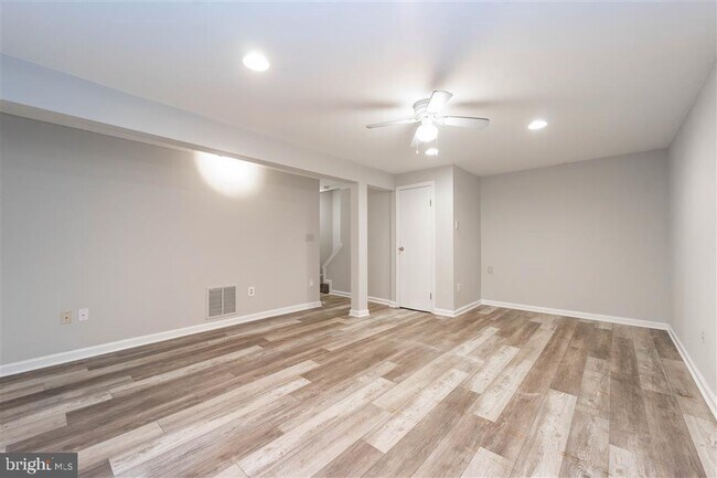 Building Photo - 9428 Orbitan Ct