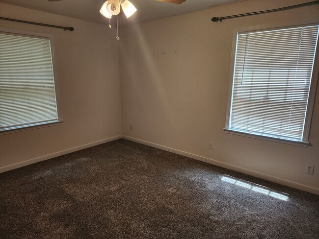 Building Photo - 4905 Black Oak Rd