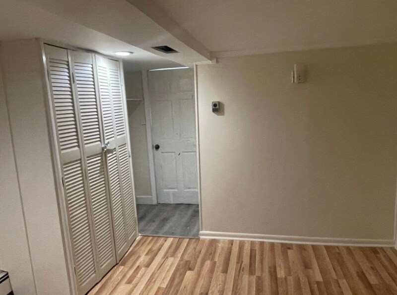 Building Photo - 595 E 39th St